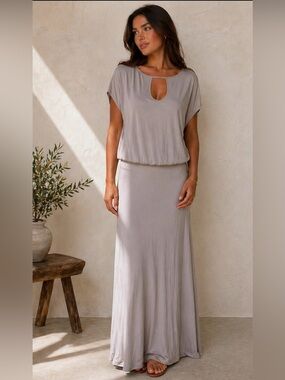 NWT Unaluna  Katia  Maxi  In  “Platinum”  Small